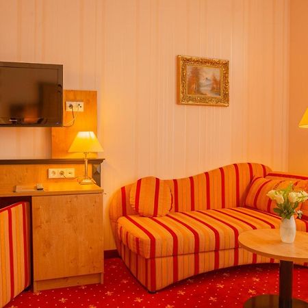 Alte Landratsvilla Hotel Bender Westerburg  Exterior foto